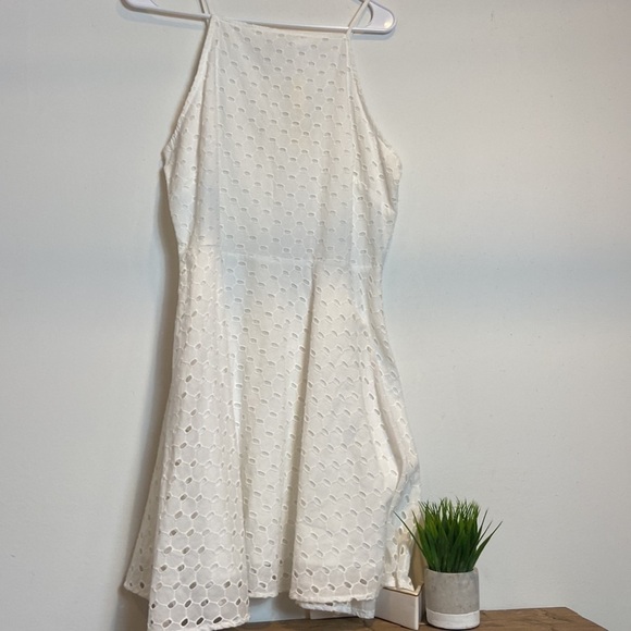 Esley Dresses & Skirts - Elsey Cotton Eyelet Mini Dress NWT​